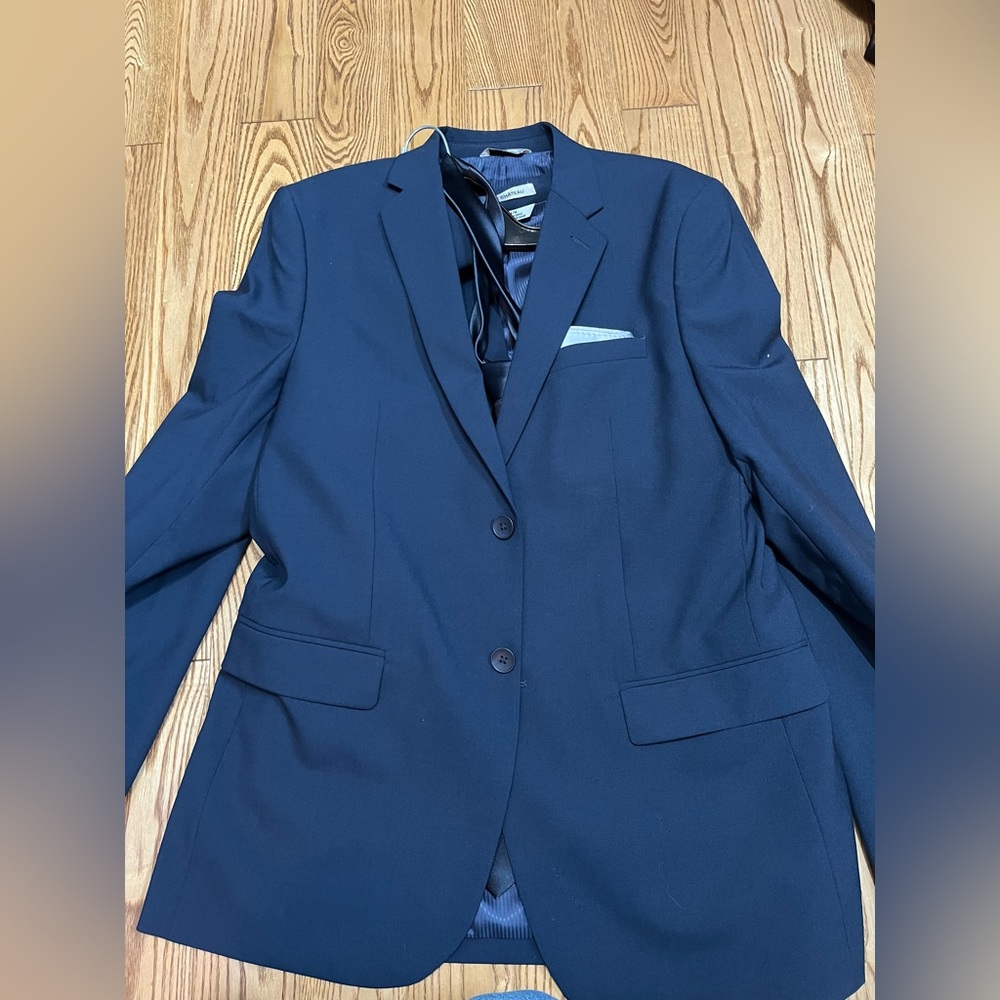 Le chateau men’s suit